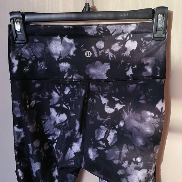 Lululemon Sunshine Salutation Crop Full-On Luxtreme Legging - Picture 5 of 8